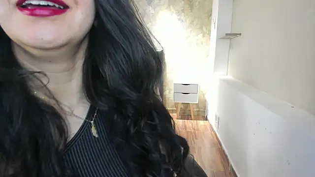 Snapshot of Saya_Amaretto1 chatting on October 7, 2025, 7:04 pm Saya Amaretto1 online show from October 7, 2025, 7:04 pm