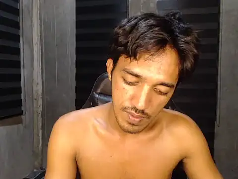 RowyCam online show from December 16, 2025, 3:38 pm