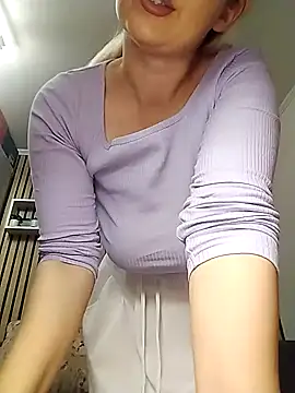 Snapshot of Mayaaaaaa_ chatting on November 27, 2025, 7:31 am Mayaaaaaa online show from November 27, 2025, 7:31 am