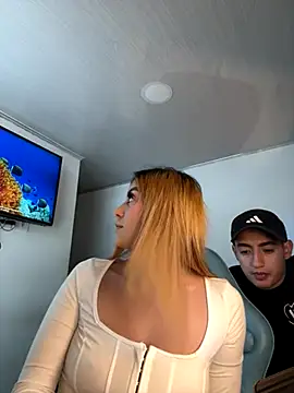 Melissa coll online show from September 18, 2025, 8:45 pm