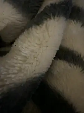 Simon-xx online show from April 18, 2026, 1:52 am