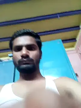 Snapshot of ZZiraa chatting on September 26, 2025, 5:09 pm ZZiraa online show from September 26, 2025, 5:09 pm