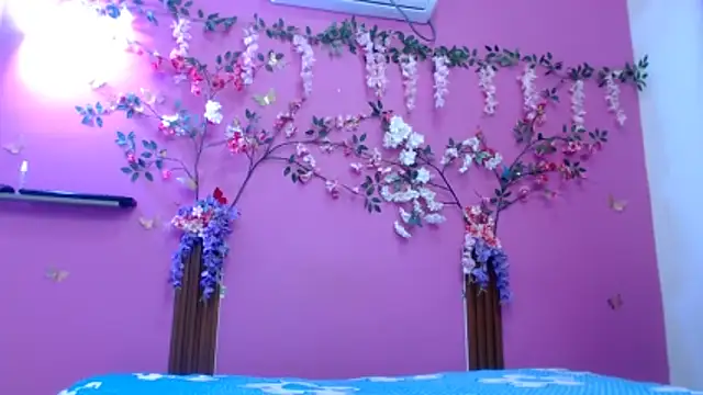 skinnybarbie022 online show from April 23, 2026, 12:50 am