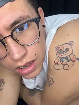 Kurtxxx22 online show from November 24, 2025, 2:11 am