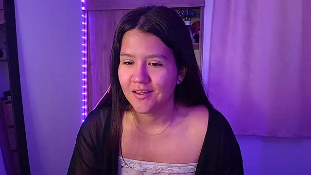 Snapshot of Oliviawatson1 chatting on May 28, 2026, 12:11 pm Oliviawatson1 online show from May 28, 2026, 12:11 pm