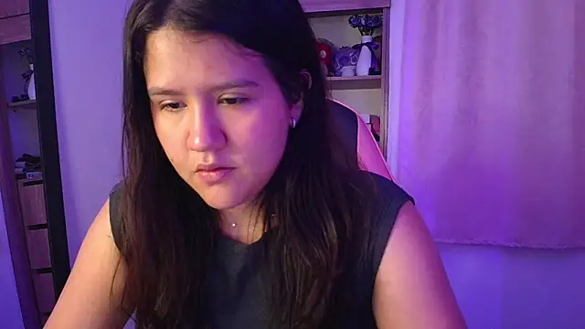 Snapshot of Oliviawatson1 chatting on April 25, 2026, 12:19 pm Oliviawatson1 online show from April 25, 2026, 12:19 pm