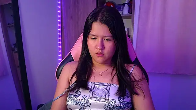 Oliviawatson1 online show from April 7, 2026, 12:18 pm