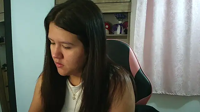 Snapshot of Oliviawatson1 chatting on June 2, 2026, 12:27 pm Oliviawatson1 online show from June 2, 2026, 12:27 pm