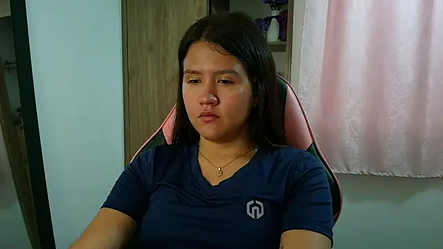 Oliviawatson1 online show from April 5, 2026, 4:13 pm