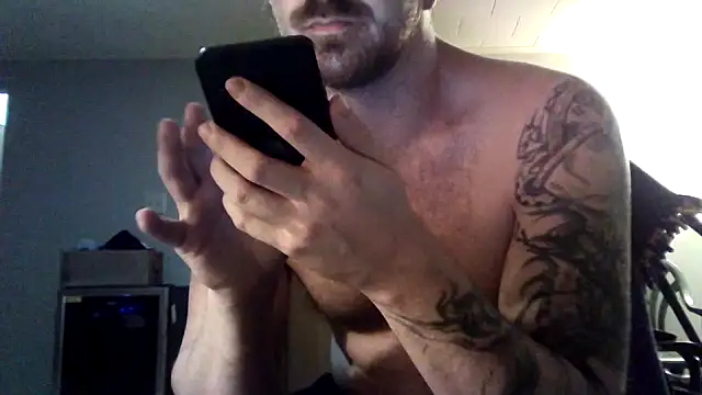 Snapshot of WyattL96 chatting on August 5, 2026, 3:17 pm WyattL96 online show from August 5, 2026, 3:17 pm