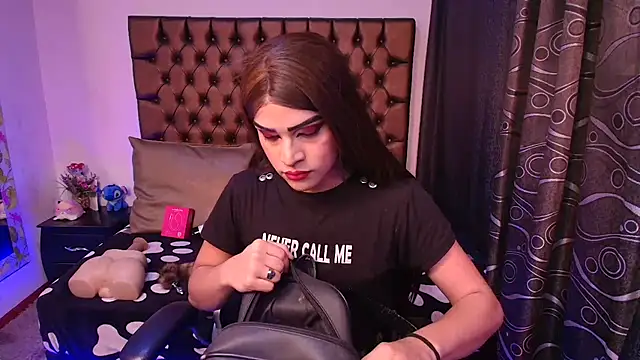 Snapshot of lailahdark chatting on April 30, 2026, 8:27 pm lailahdark online show from April 30, 2026, 8:27 pm