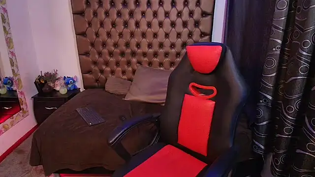 Snapshot of lailahdark chatting on February 20, 2026, 6:26 am lailahdark online show from February 20, 2026, 6:26 am