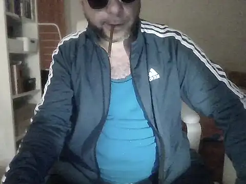 Snapshot of SmokedAlloy2 chatting on July 17, 2026, 5:15 am SmokedAlloy2 online show from July 17, 2026, 5:15 am