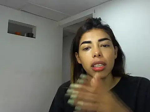 Snapshot of MeganAndMax@xh chatting on October 4, 2025, 12:56 am MeganAndMaxxh online show from October 4, 2025, 12:56 am