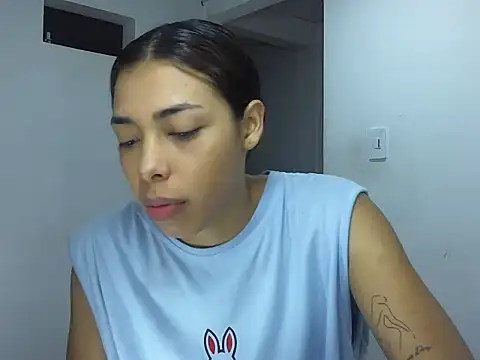 Snapshot of MeganAndMax@xh chatting on September 9, 2025, 12:21 am MeganAndMaxxh online show from September 9, 2025, 12:21 am