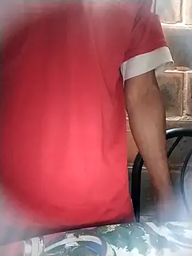 Snapshot of Realcalienteca chatting on November 24, 2025, 5:18 am Realcalienteca online show from November 24, 2025, 5:18 am