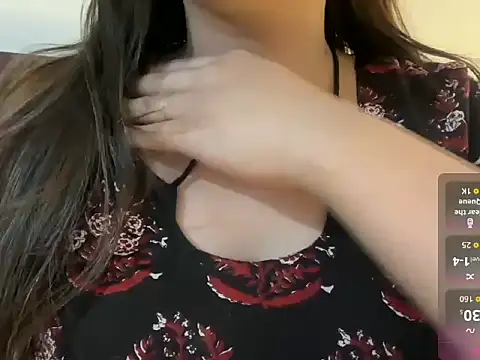 Remi Emmii online show from April 17, 2026, 10:45 pm