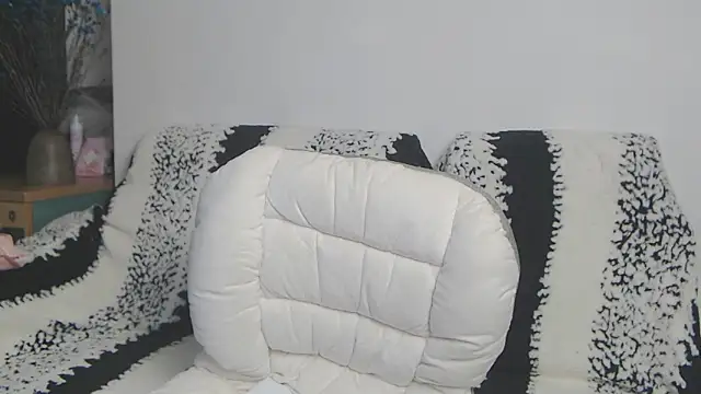 Suzie Wet Cave online show from January 5, 2026, 5:27 pm