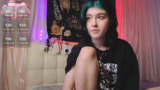 Snapshot of Miko_Meow chatting on September 15, 2025, 4:51 pm Miko Meow online show from September 15, 2025, 4:51 pm