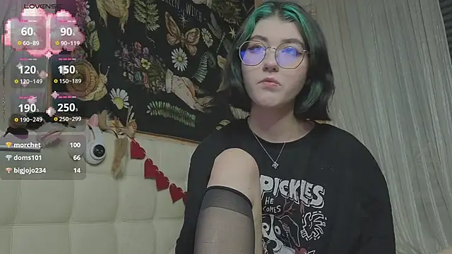 Snapshot of Miko_Meow chatting on October 16, 2025, 8:00 am Miko Meow online show from October 16, 2025, 8:00 am