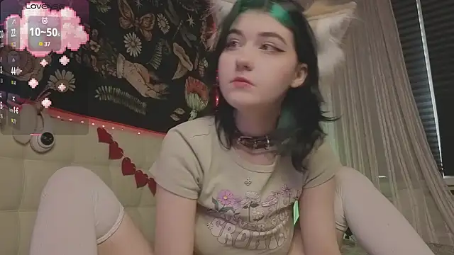 Snapshot of Miko_Meow chatting on October 2, 2025, 6:50 am Miko Meow online show from October 2, 2025, 6:50 am