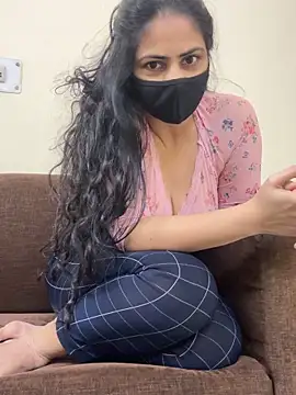 SashaPatel online show from November 28, 2025, 3:28 am