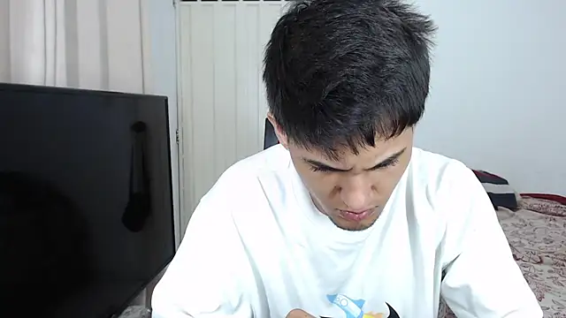 Alex mojica online show from November 5, 2025, 5:54 am