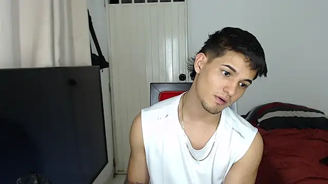 Alex mojica online show from November 8, 2025, 5:11 am