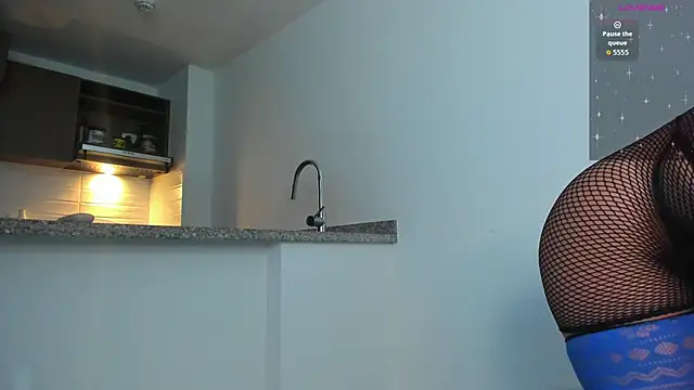 Michelle Ferrerr online show from April 4, 2026, 9:49 am