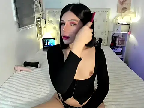 naughtyandreaxx online show from July 16, 2026, 8:00 am