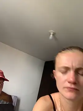 Snapshot of andyzuzka chatting on February 7, 2026, 3:09 pm andyzuzka online show from February 7, 2026, 3:09 pm