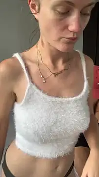 Snapshot of andyzuzka chatting on December 16, 2025, 2:43 pm andyzuzka online show from December 16, 2025, 2:43 pm