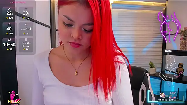 NahomiRichards  online show from December 18, 2025, 5:01 am