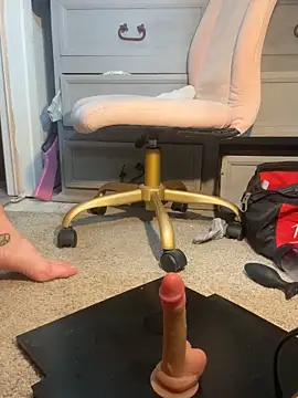 bearcub300 online show from September 30, 2025, 5:02 am