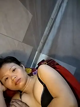 Snapshot of LinhNa999 chatting on November 25, 2025, 1:28 am LinhNa999 online show from November 25, 2025, 1:28 am