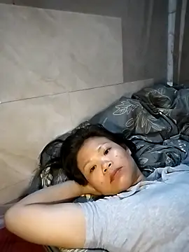 LinhNa999 online show from April 3, 2026, 5:03 am