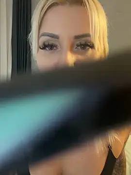 MysticGrace online show from November 14, 2025, 8:23 pm