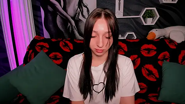 sheillawood online show from October 22, 2025, 12:32 am