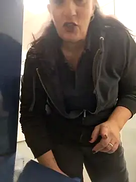 monella821 online show from November 28, 2025, 5:24 pm