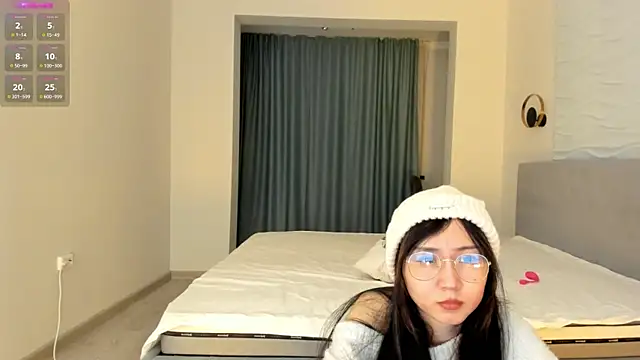 Snapshot of kawai_mai chatting on December 19, 2025, 1:35 pm kawai mai online show from December 19, 2025, 1:35 pm