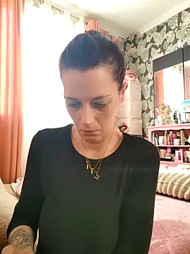 Mila Luciphya online show from April 3, 2026, 8:32 am