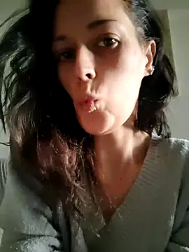 Mila Luciphya online show from December 18, 2025, 9:03 am