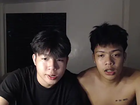 koreanhottie online show from October 13, 2025, 3:57 pm