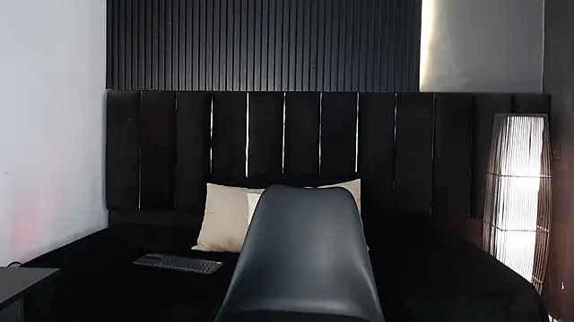 Snapshot of Dominic_ghost chatting on September 15, 2025, 10:54 pm Dominic ghost online show from September 15, 2025, 10:54 pm