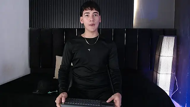 Snapshot of Dominic_ghost chatting on July 10, 2026, 8:20 pm Dominic ghost online show from July 10, 2026, 8:20 pm