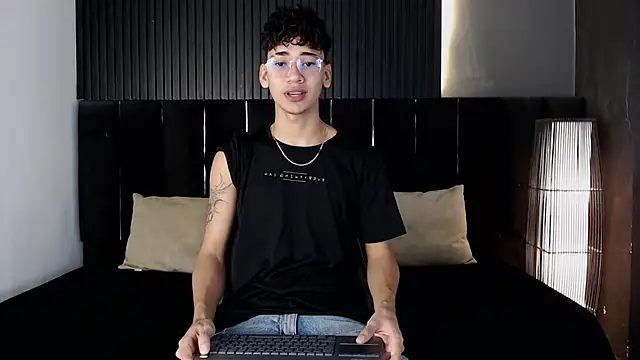 Snapshot of Dominic_ghost chatting on September 9, 2025, 11:58 pm Dominic ghost online show from September 9, 2025, 11:58 pm