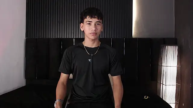 Snapshot of Dominic_ghost chatting on December 15, 2025, 2:06 am Dominic ghost online show from December 15, 2025, 2:06 am