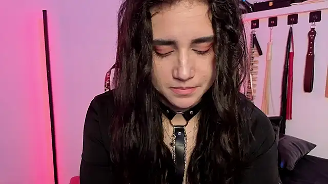 elowen halley1 online show from February 23, 2026, 6:41 pm