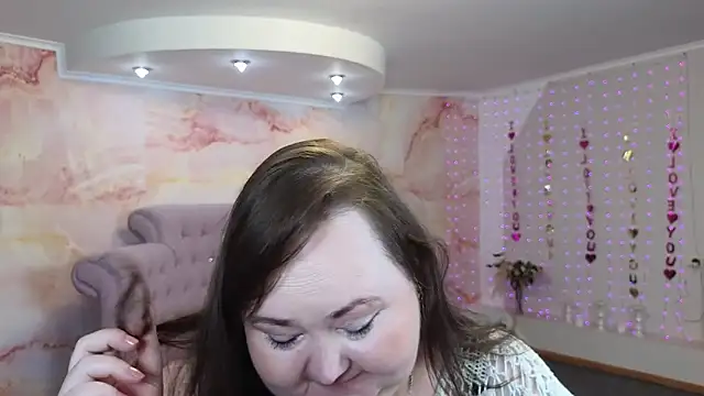 Eloisa Eliot online show from September 23, 2025, 2:13 pm