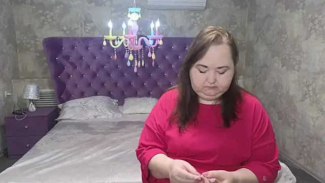 Eloisa Eliot online show from November 14, 2025, 3:37 pm